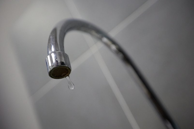 Прорыв трубы в Краснодаре оставил без воды детсад и 13 домов Дмитрий Осипчук