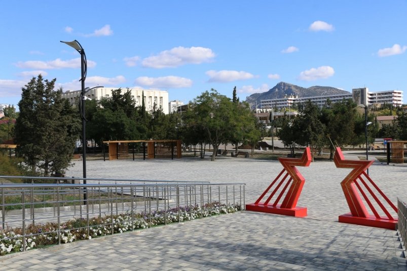 Жители выбрали место для елки Администрация Судака