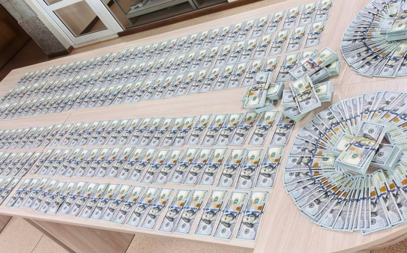 Граждане Монголии пытались ввезти в Россию крупную сумму без декларирования. Бурятская таможня