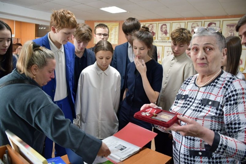 Альманах объединил 60 историй мужества амурчан-участников СВО администрация Благовещенского округа