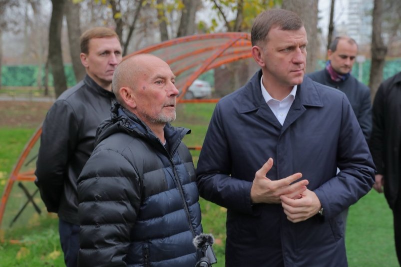 В Краснодаре в парке Победы строят первый муниципальный корт для падел-тенниса Евгений Наумов