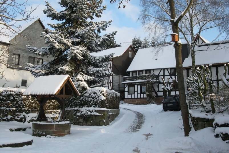 Документы, договор и осмотр: как обезопасить себя при аренде дома на праздники unsplash