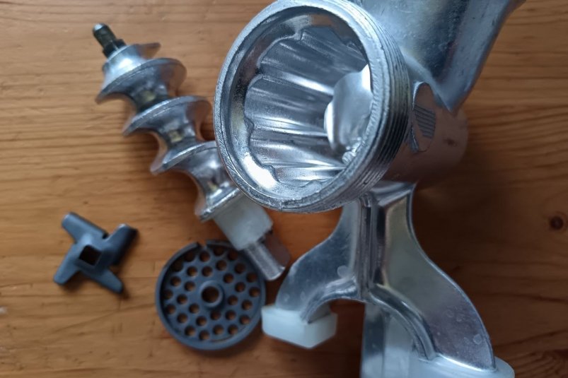 Фарш кручу без усилий: знаю, как наточить ножи мясорубки за 2 минуты, и мужа не прошу ИА StavropolMedia