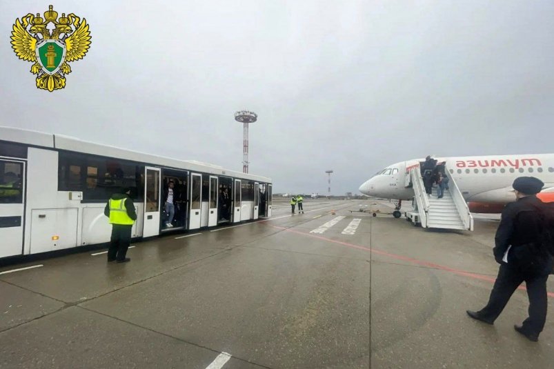 Самолёт ростовской авиакомпании совершил вынужденную посадку на Ставрополье Южная транспортная прокуратура