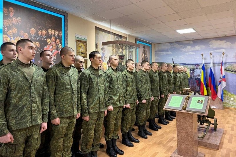 25 призывников из Ростовской области отправились на службу в Президентский полк Пресс-служба правительства Ростовской области