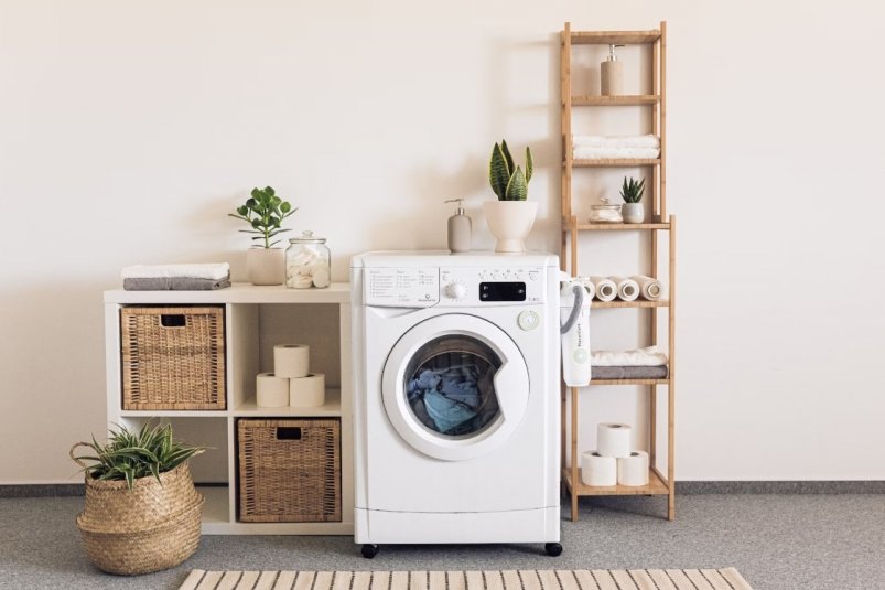 Я никогда не обращаюсь в химчистку: это лучший помощник для стирки одеял и пуховиков unsplash.com