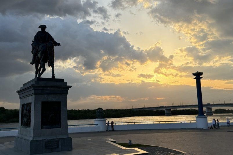 Памятник Ивану Бухгольцу, скульптор М. Минин ИА OmskMedia