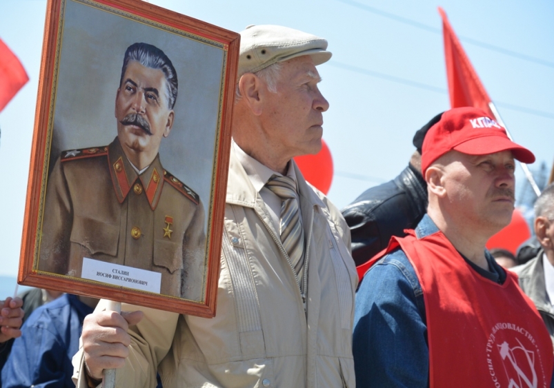 портрет И.В. Сталина на митинге Наталья Якунина Александр, РИА PrimaMedia