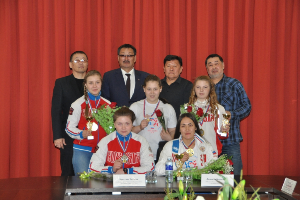 Боксаны из Бурятии привезли шесть медалей с Первенства России по боксу пресс-служба Минспорта Бурятии