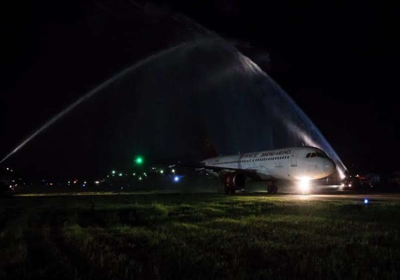 Водная арка в аэропорту Пресс-служба международного аэропорта Иркутска