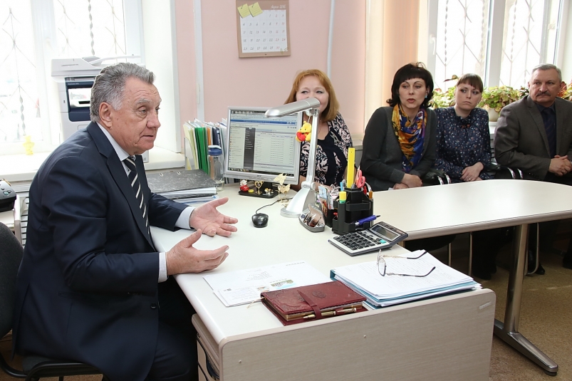 Виктор Горчаков на встрече с жителями Фокино Александр Маслянко, пресс-служба ЗС ПК