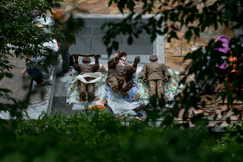 Памятник борцам дзюдо России и Японии устанавливают во Владивостоке Александр Ратников, РИА PrimaMedia