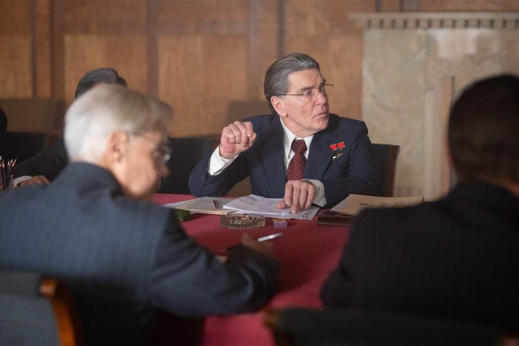 "Будущее литературы - за большими проектами Дальнего Востока и космонавтикой"