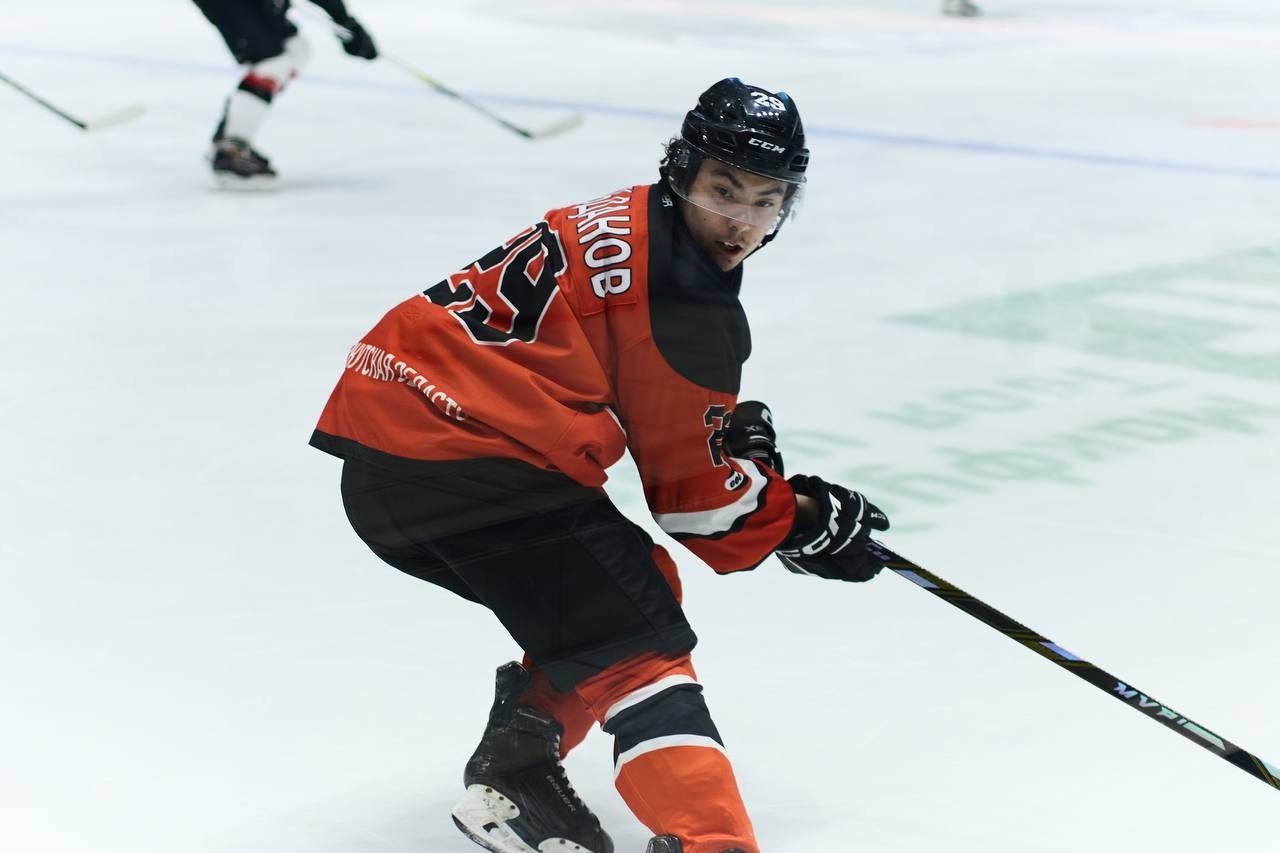 Боксерша из Ангарска вернулась в шоу "Титаны" и прошла в пятый тур