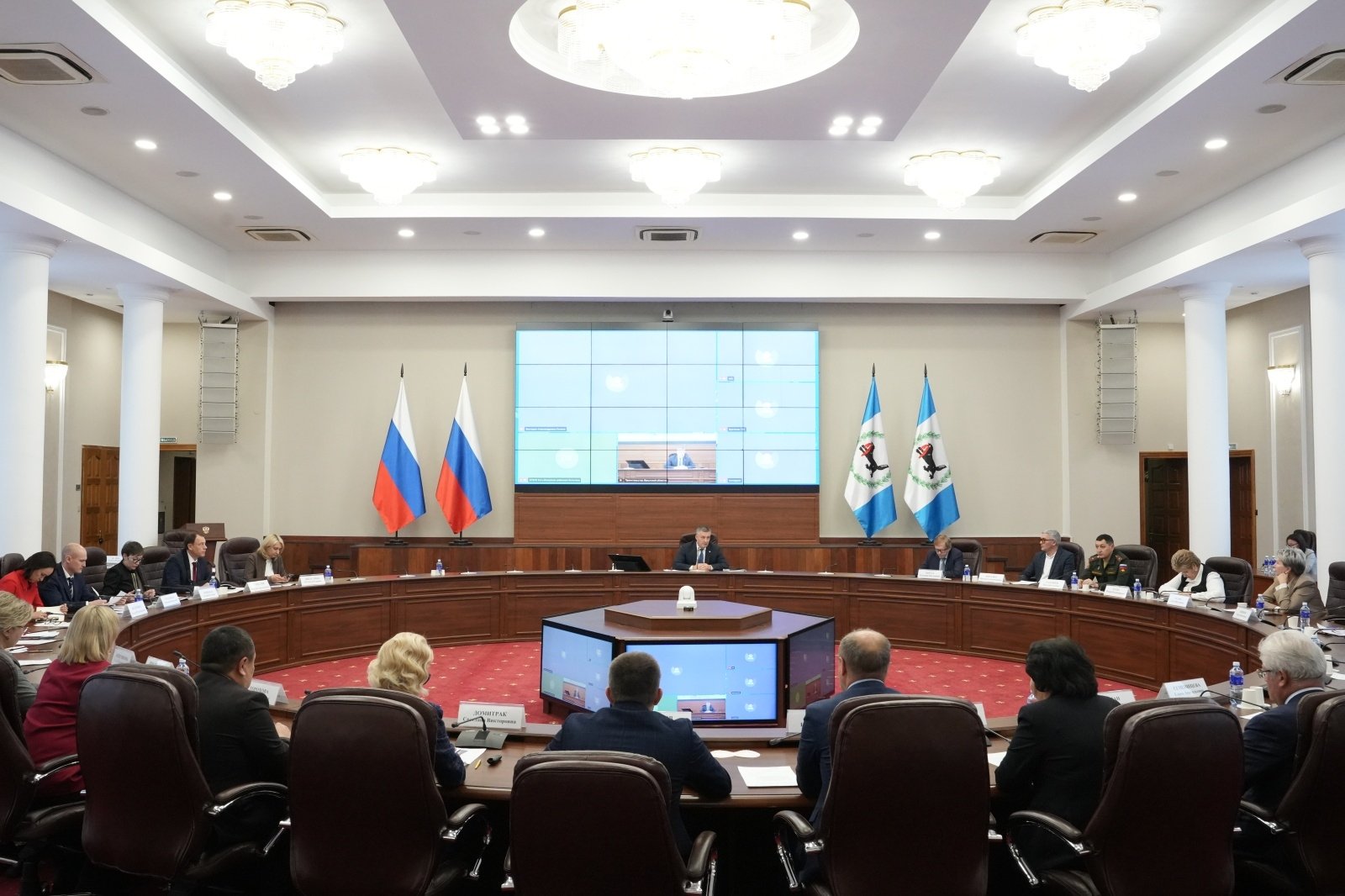 Игорь Кобзев посетил Иркутский релейный завод и заявил о поддержке властями