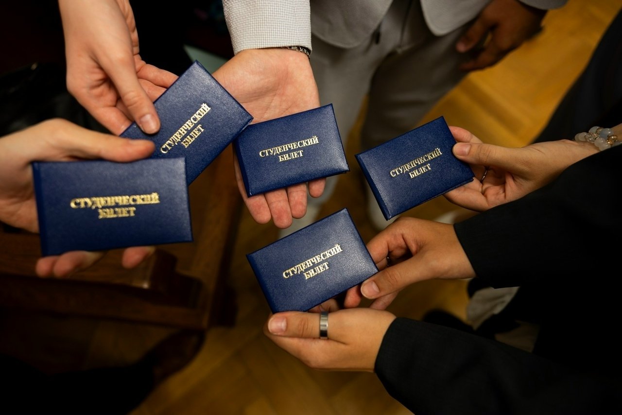 Модно, ярко, театрально: мюзикл «Чиполлино» покорил зрителей Чехов-центра