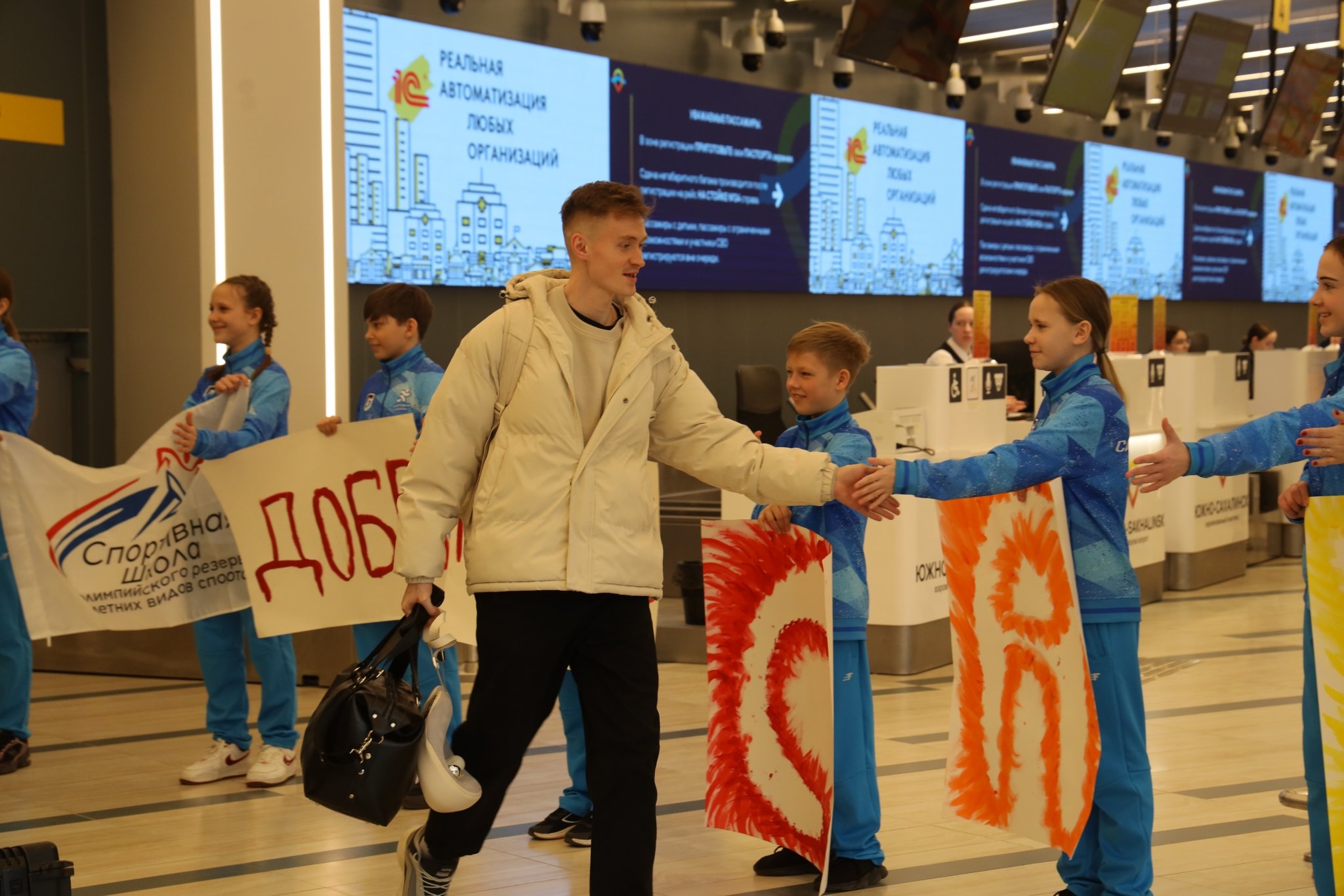 "Будущее литературы - за большими проектами Дальнего Востока и космонавтикой"