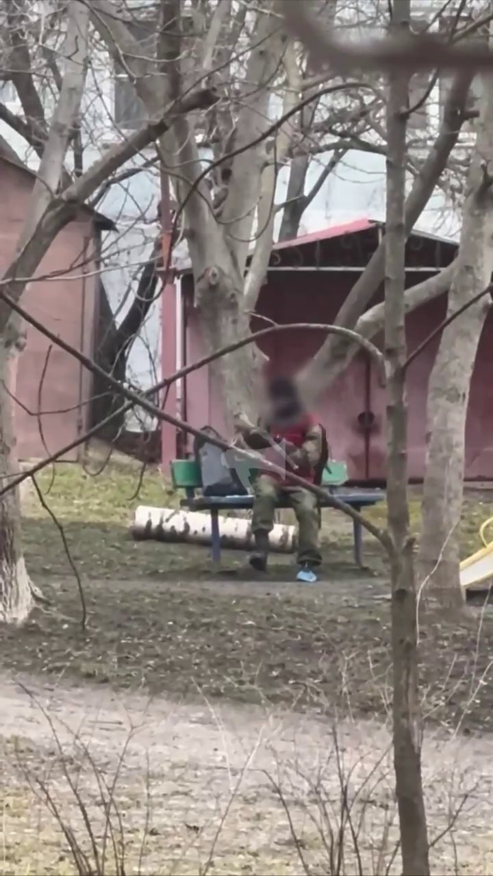 Огромная гора мусора образовалась в одном из дворов Ставрополя