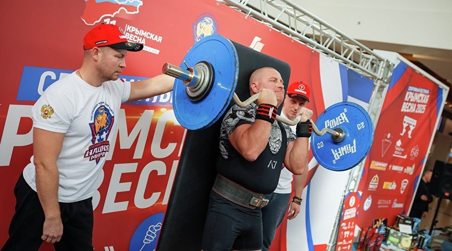 "Будущее литературы - за большими проектами Дальнего Востока и космонавтикой"