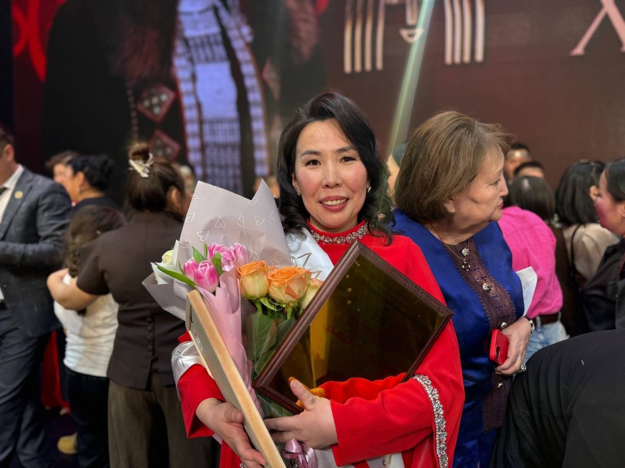 В Якутии вручили почетные знаки в День наставника