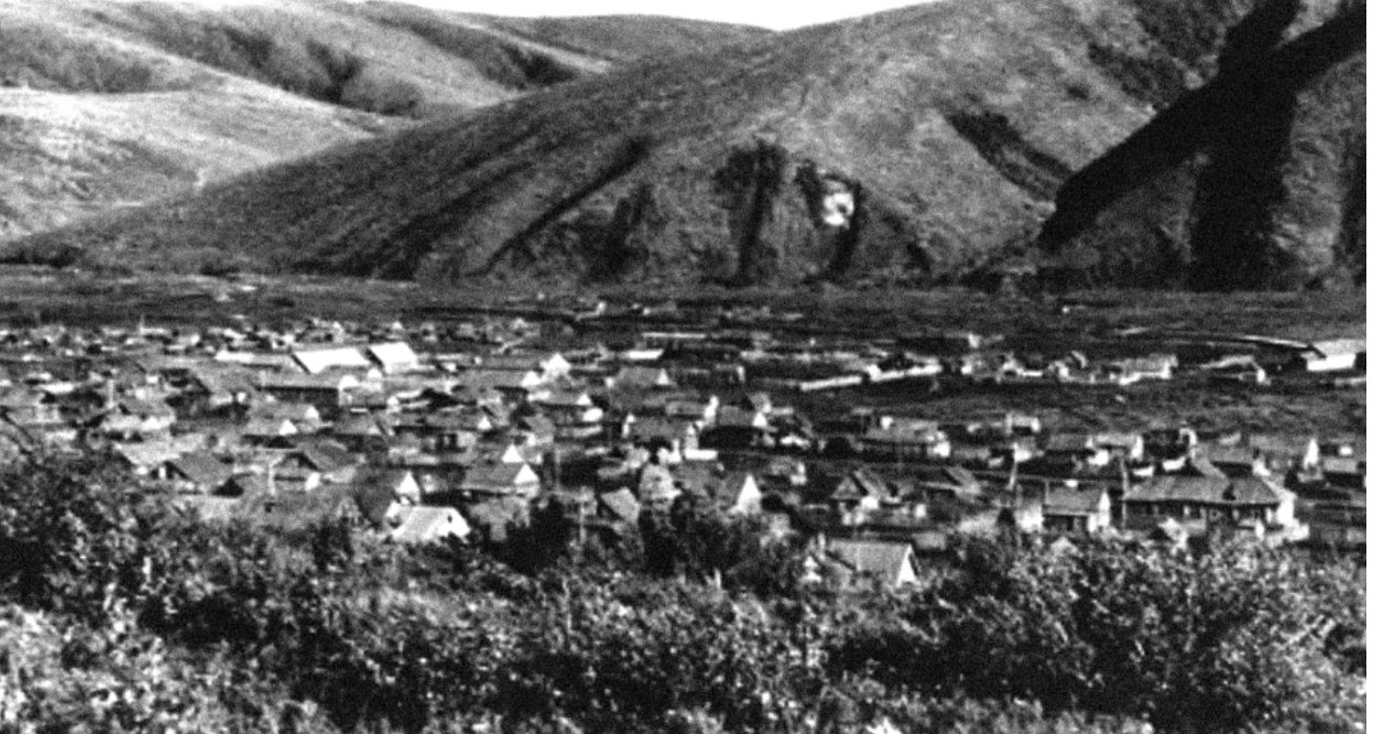 Центральная часть посёлка Ыныкчан с сайта sa-zy.ru