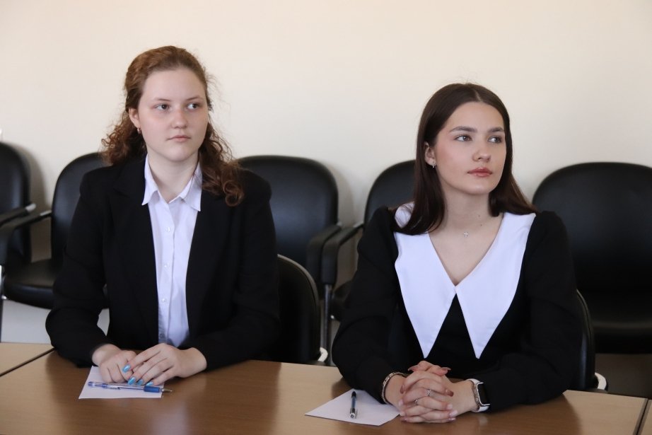 Уже почти полторы сотни студентов получили губернаторскую стипендию Пресс-служба министерства образования и науки Хабаровского рая