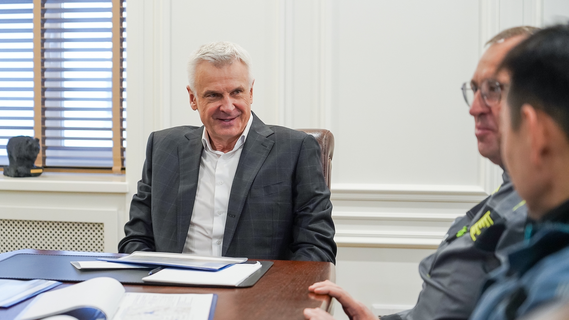 Губернатор Магаданской области Сергей Носов и АЛРОСА обсудили ход проекта &quotДегдекан&quot Источник