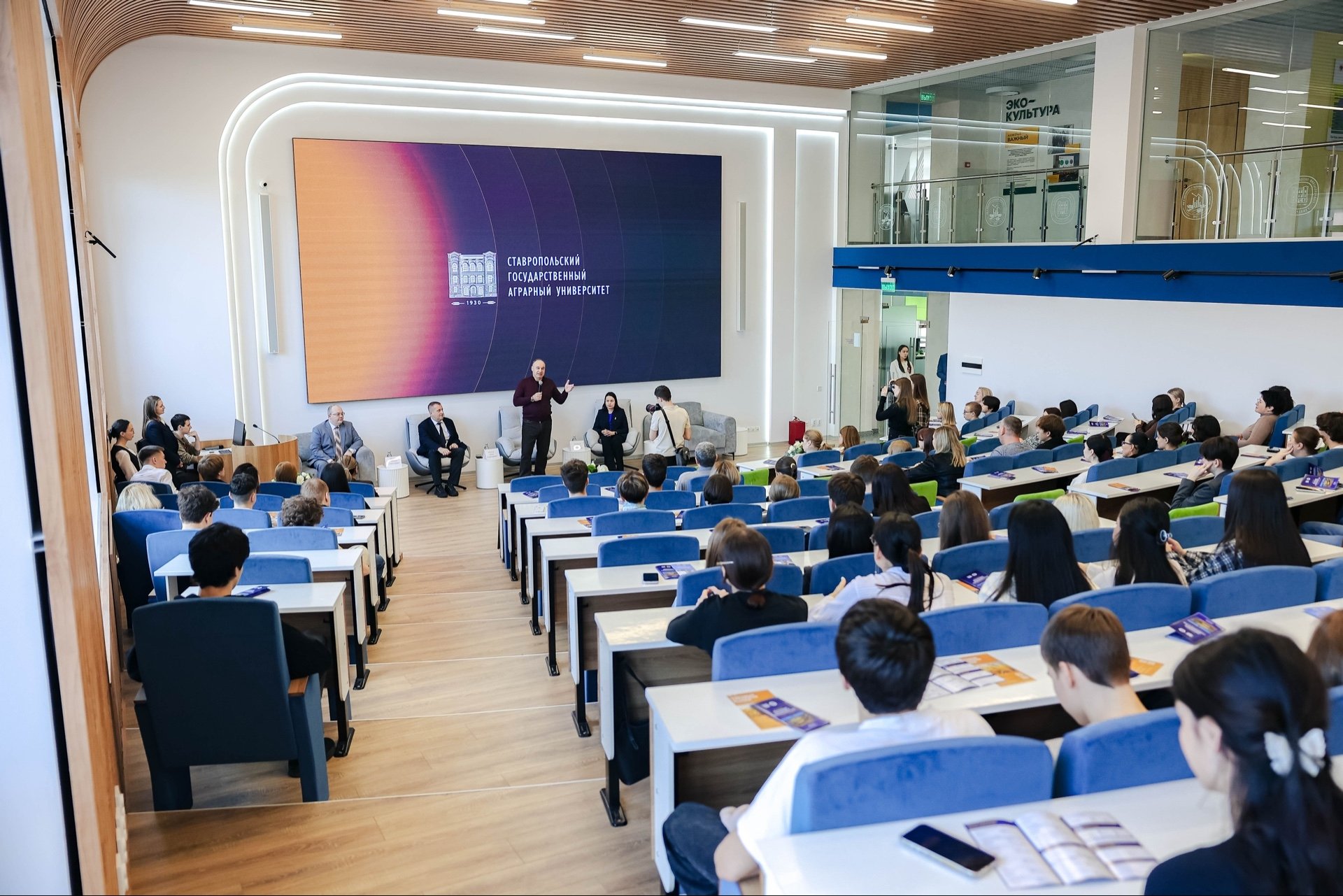 В Ставрополе заработают 16 елочных базаров во всех трех районах