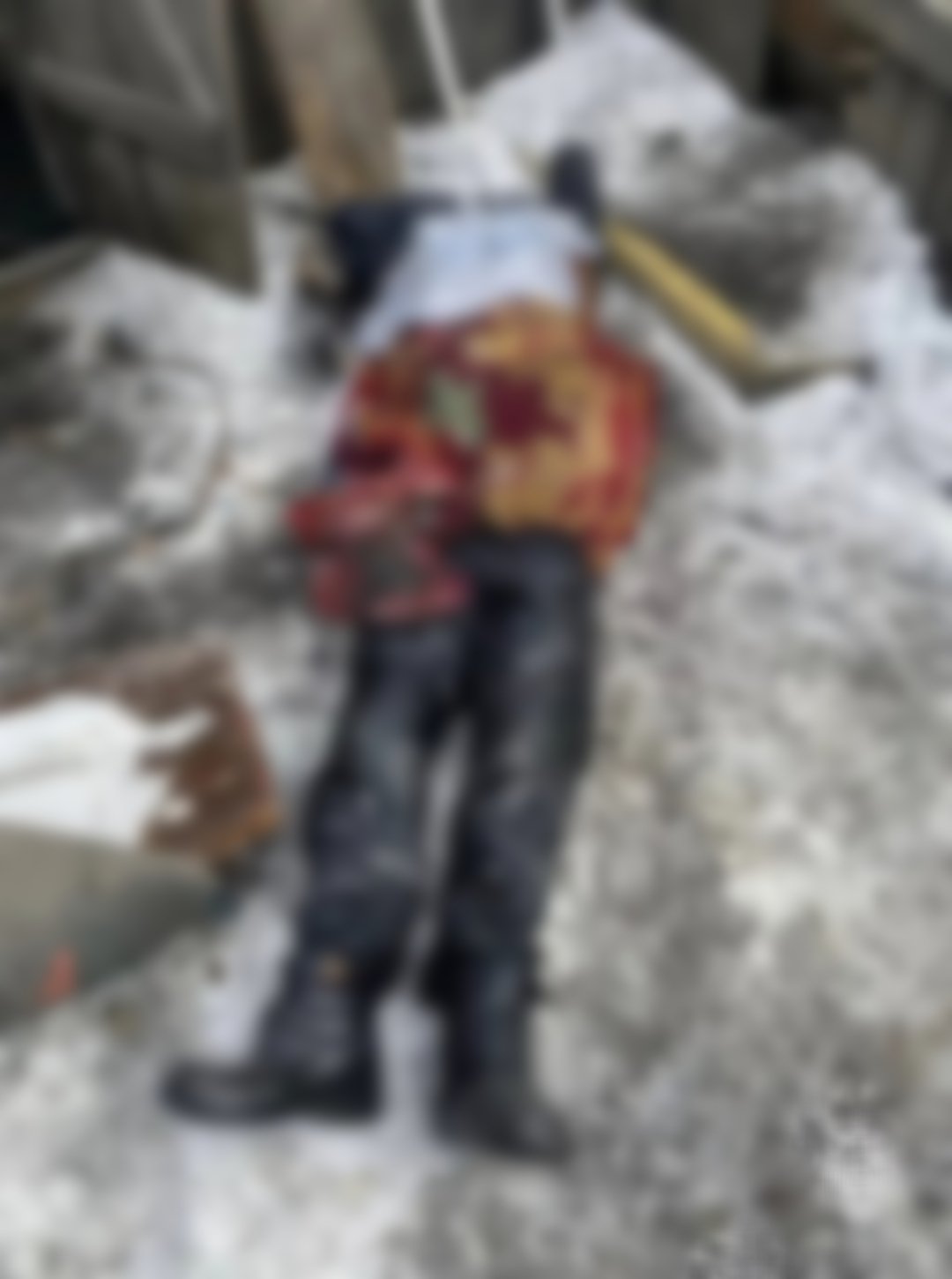 Мужчина погиб во вспыхнувшем из-за непотушенной сигареты доме в Черемхове Пресс-служба ГУ МЧС РФ по региону