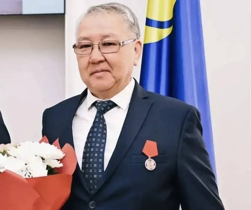 Станислав Тэлин ушёл на пенсию из администрации главы Бурятии пресс-служба правительства Бурятии