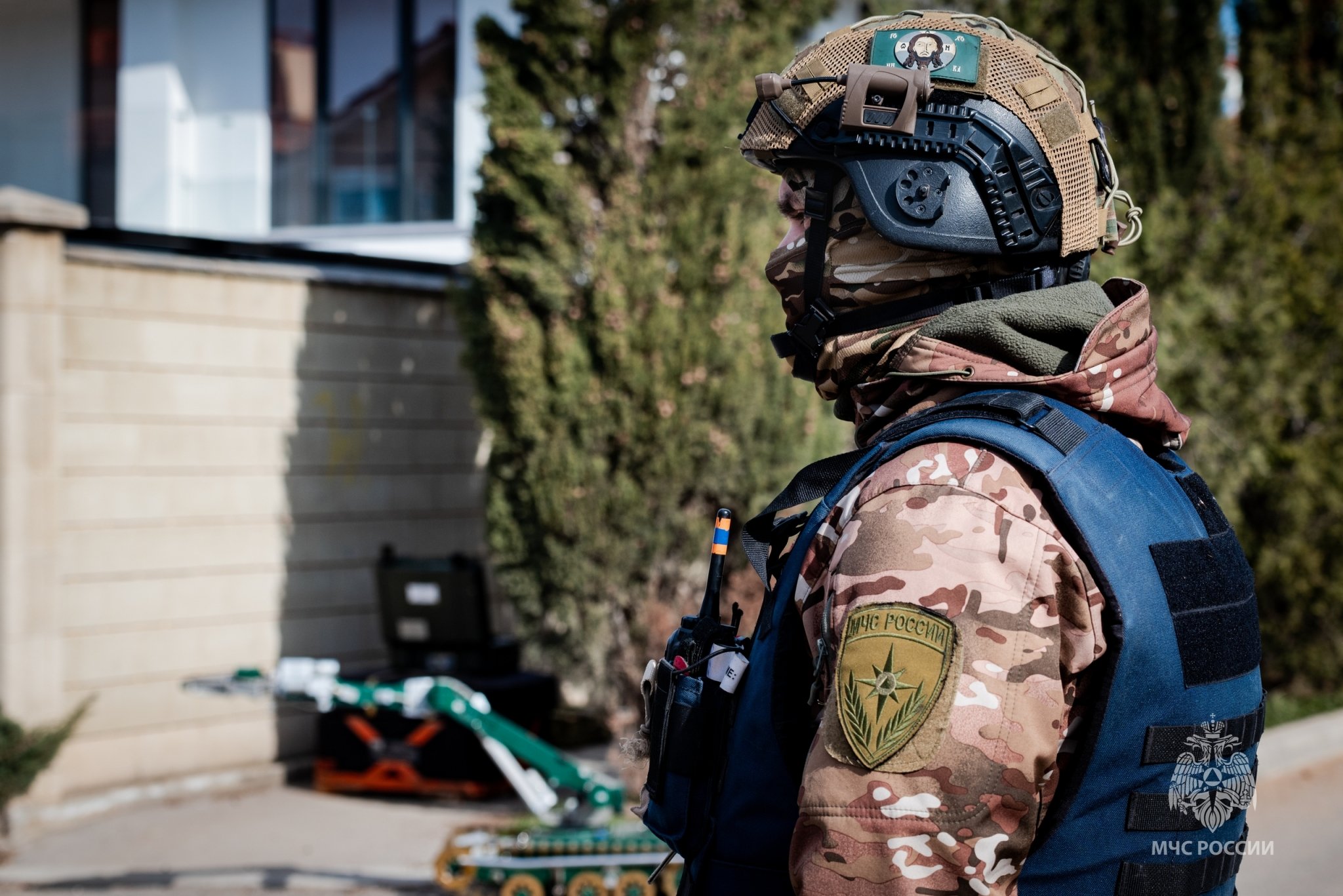 Дрон обезвредили специалисты МЧС Севастополя