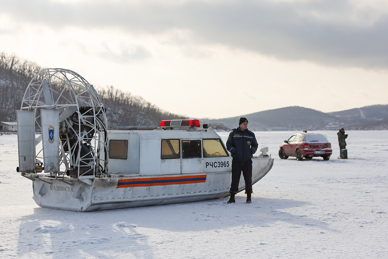ГО МЧС, спасатели, зимняя рыбалка, аэробот Илья Аверьянов, ИА PrimaMedia