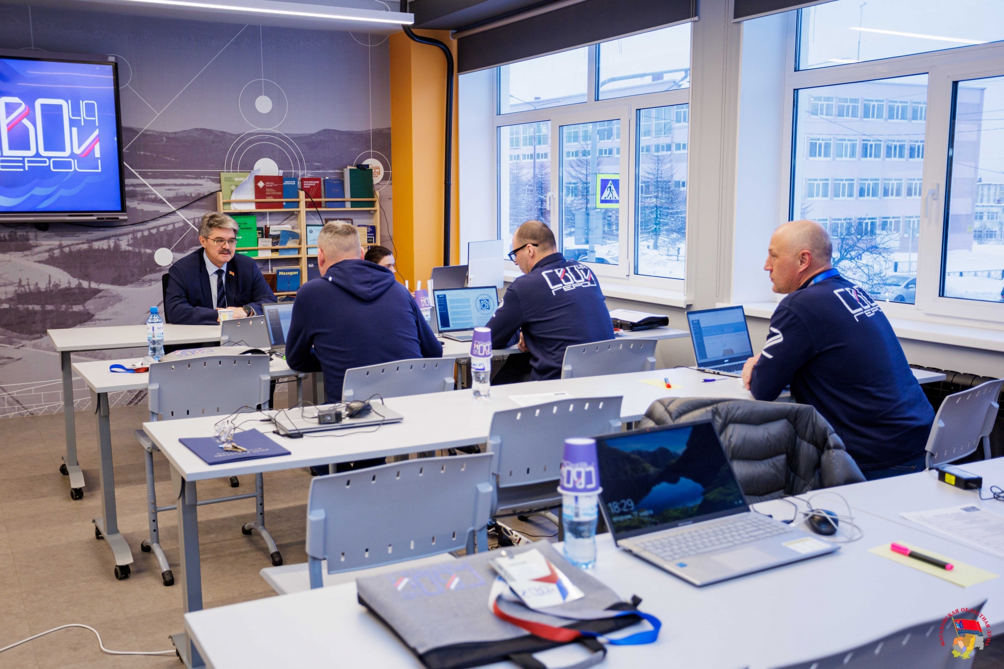 Анатолий Широков обсудил с участниками &quotСВОи Герои 49&quot перспективы развития региона Источник