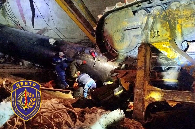 Работник подрядной организации оказался в стальной ловушке Амурский центр ГЗ и ПБ