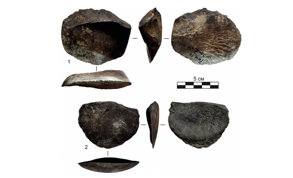 Галечные скребки со стоянки Решающий Российская академия наук (РАН)
