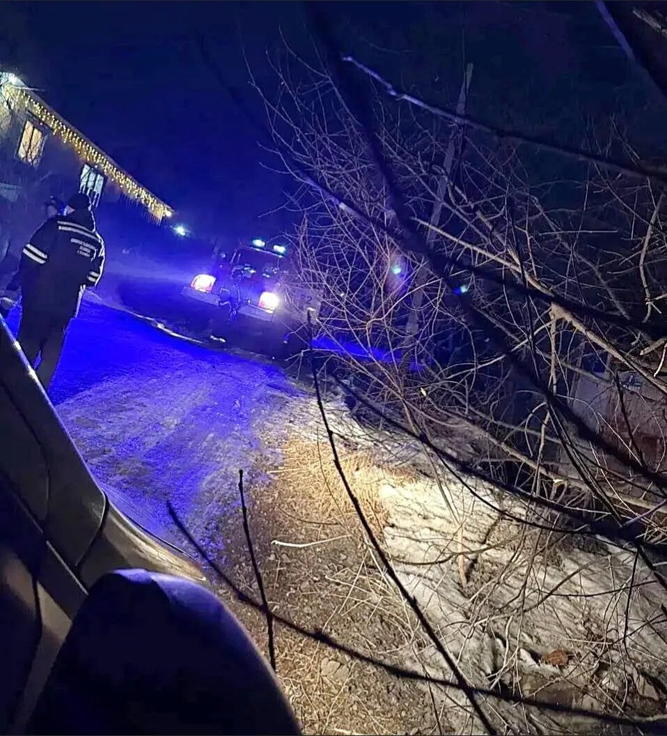 Скорая в кювете - огнеборцы МЧС России пришли на помощь Фото из личного архива бригады скорой