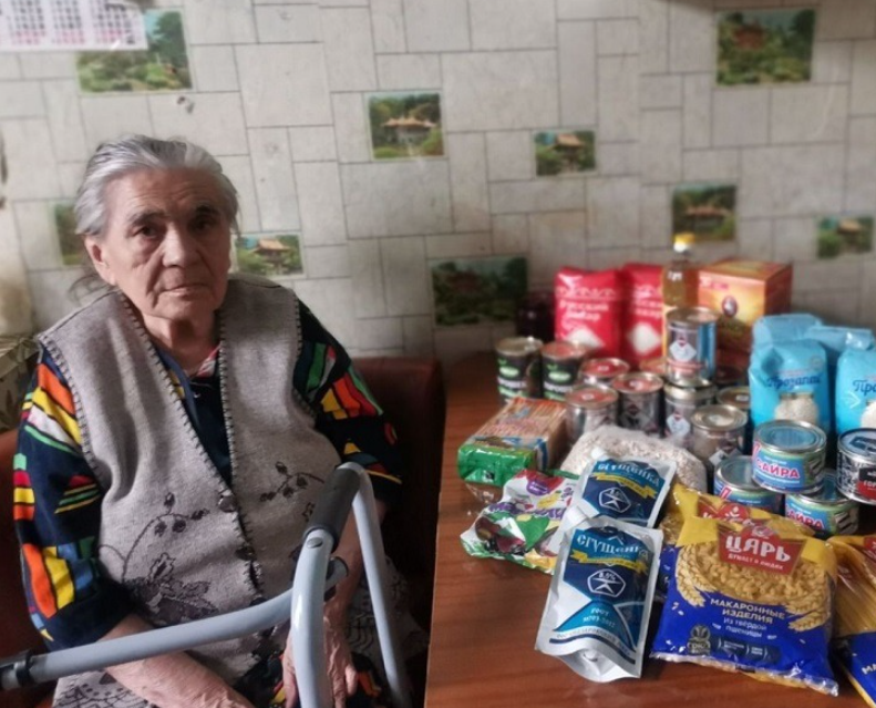 Отличник народного просвещения и многодетная мама справила в Бурятии 94-летие минсоцзащиты Бурятии