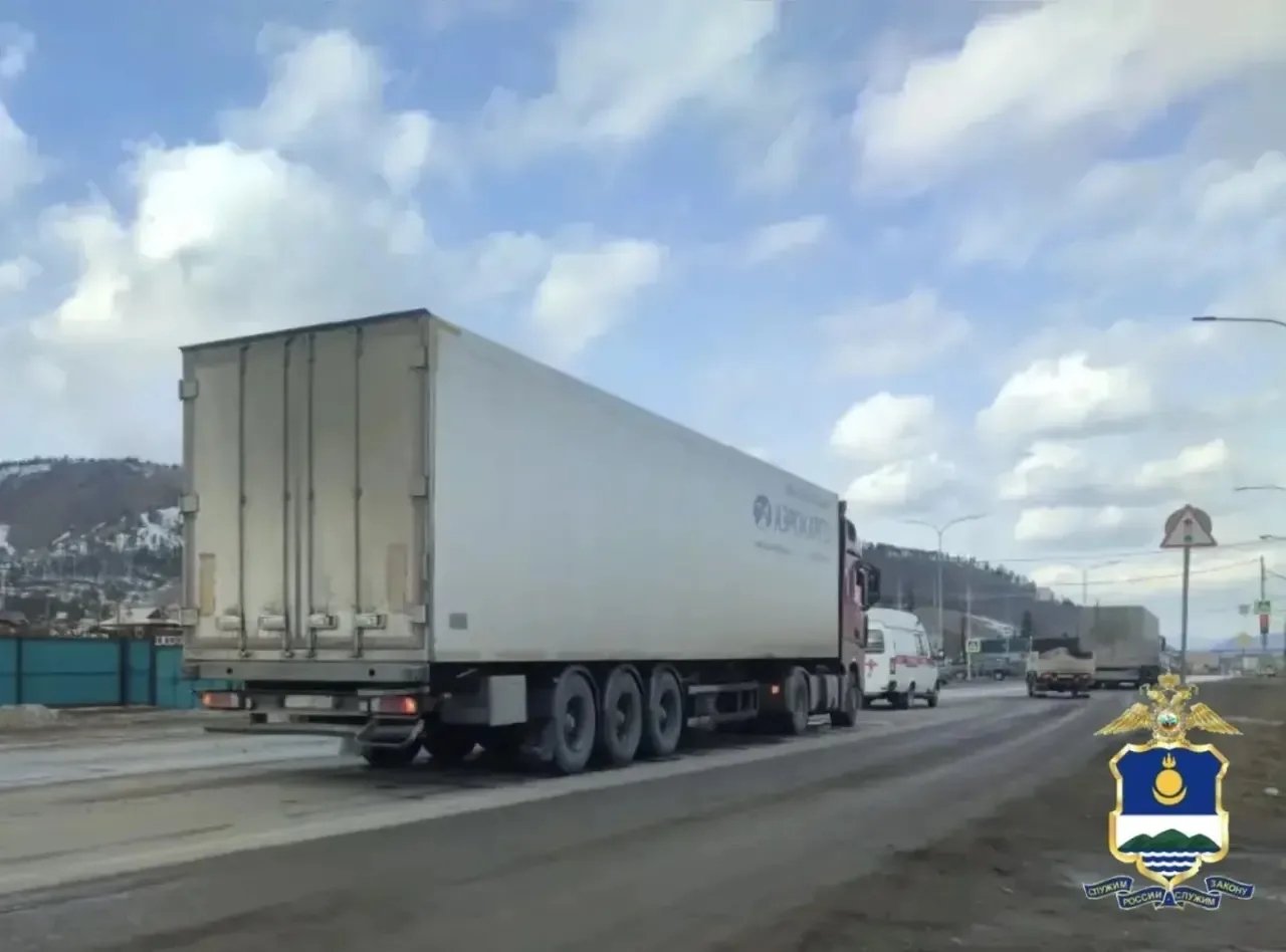 Женщину насмерть задавил &quotКамАЗ&quot в пригороде Улан-Удэ ГИБДД Бурятии