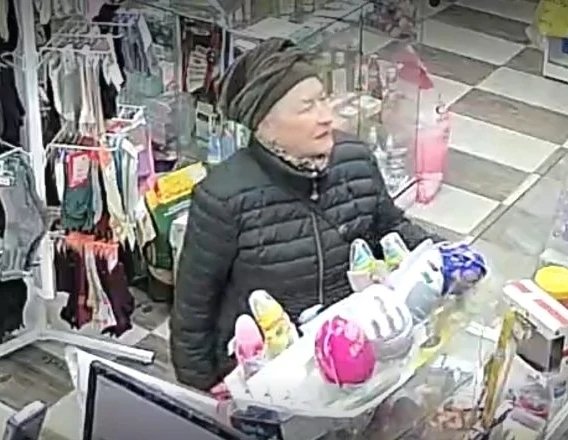 Подозреваемую в хищении денег с чужой карты разыскивают в Иркутске Пресс-служба ГУ МВД России по Иркутской области