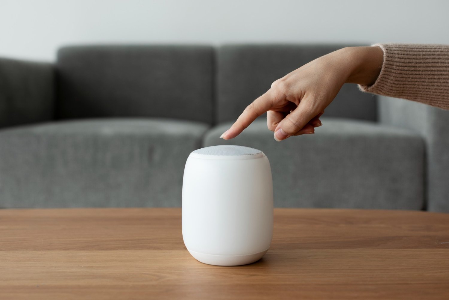 Мошенники могут использовать умные колонки для слежки freepik.com