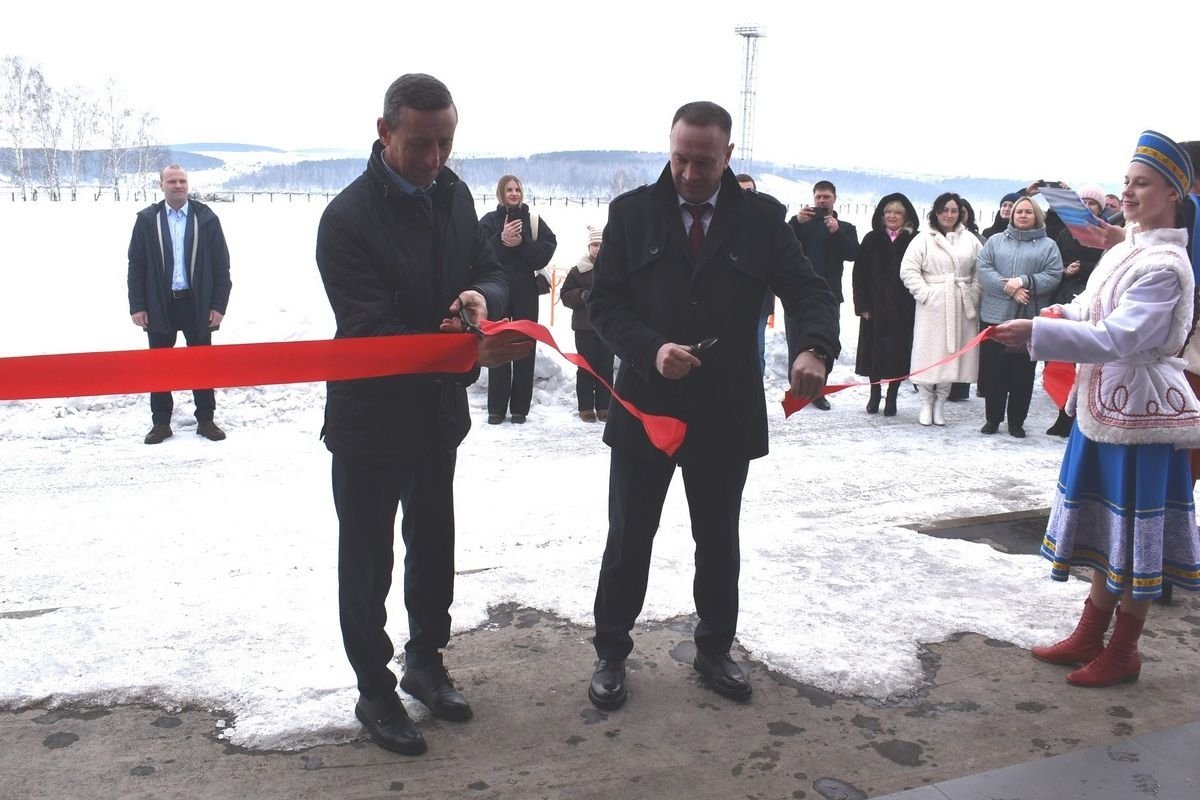 По народной программе &quotЕР&quot в Балаганске построили физкультурно-оздоровительный комплекс Пресс-служба ИРО ЕР