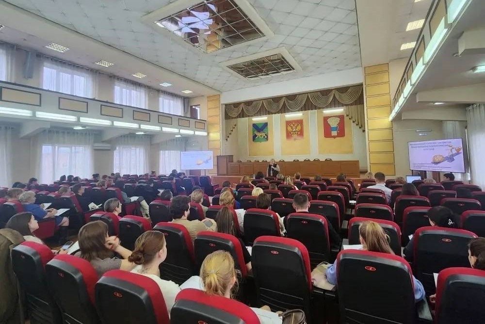 Участники семинара учились помогать школьникам в кризисе тг-канал (18+) Минздрава Приморья