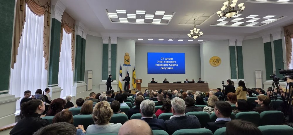 На сессии Горсовета мэр Игорь Шутенков отчитался об итогах работы администрации. UlanMedia