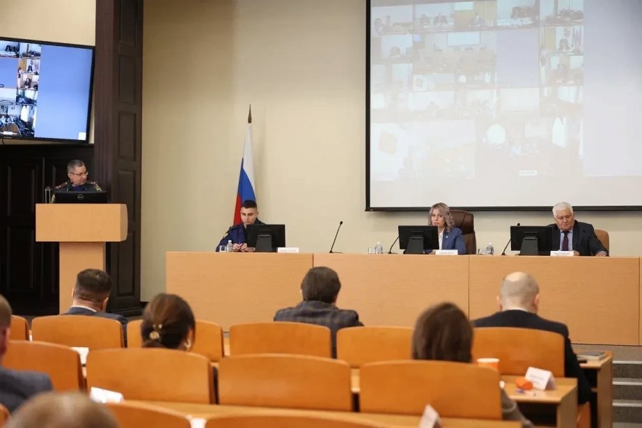 В краевом правительстве прошло очередное заседание комиссии по чрезвычайным ситуациям Антон Шевченко