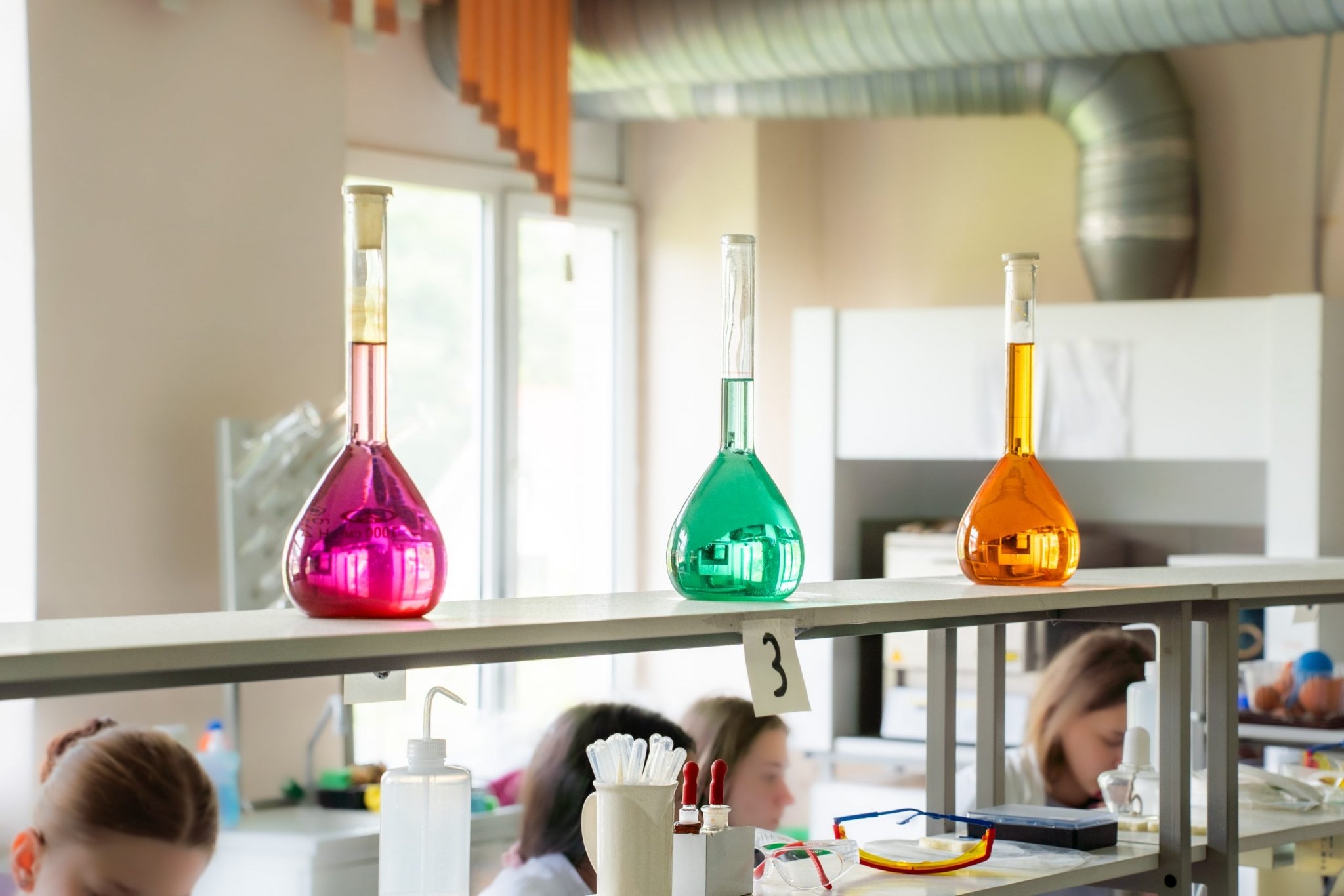 14 проектных команд из школ Находки получили уникальную возможность представить свои идеи экспертам высшего уровня пресс-служба НЗМУ