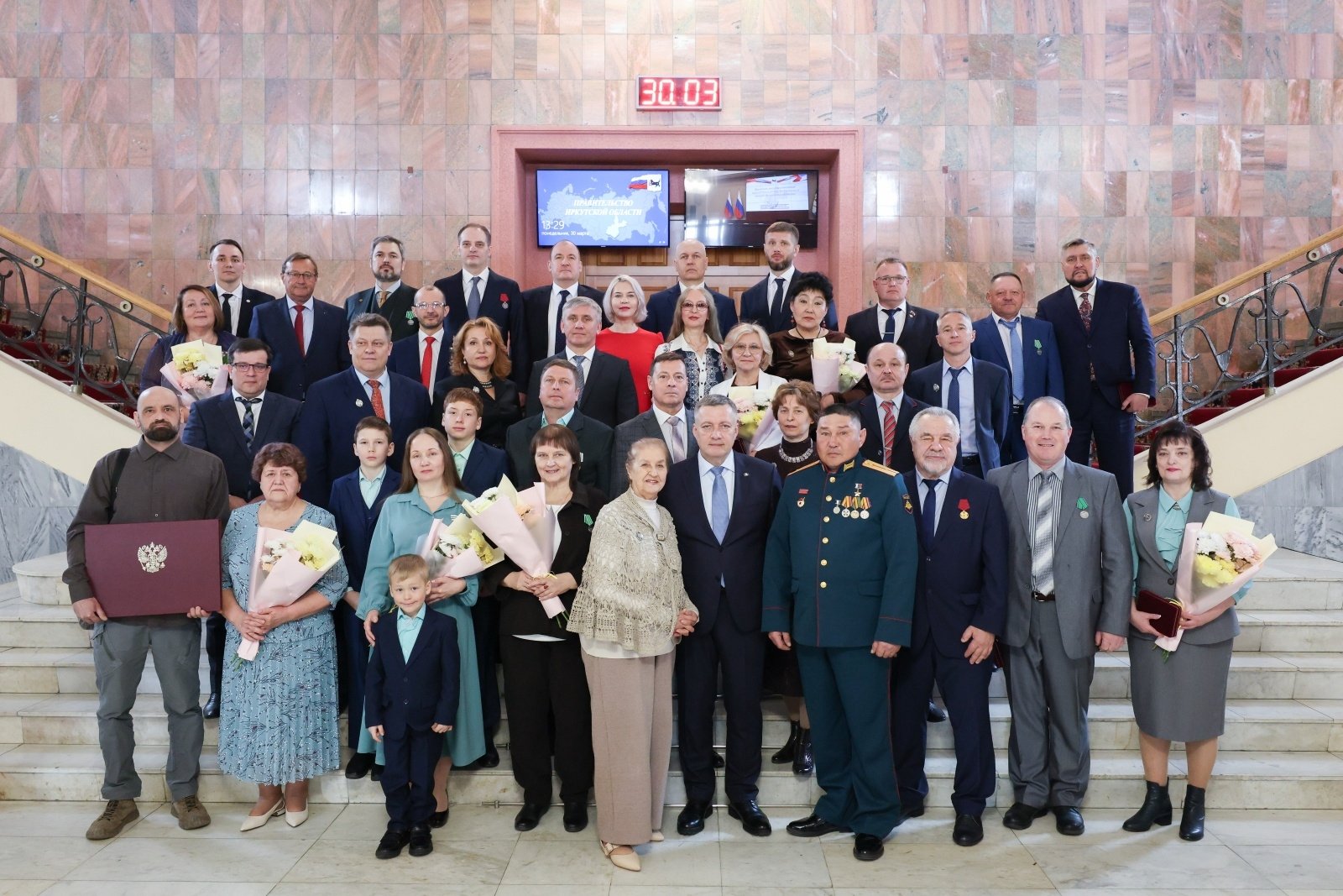 Игорь Кобзев вручил государственные награды жителям Иркутской области правительство Иркутской области