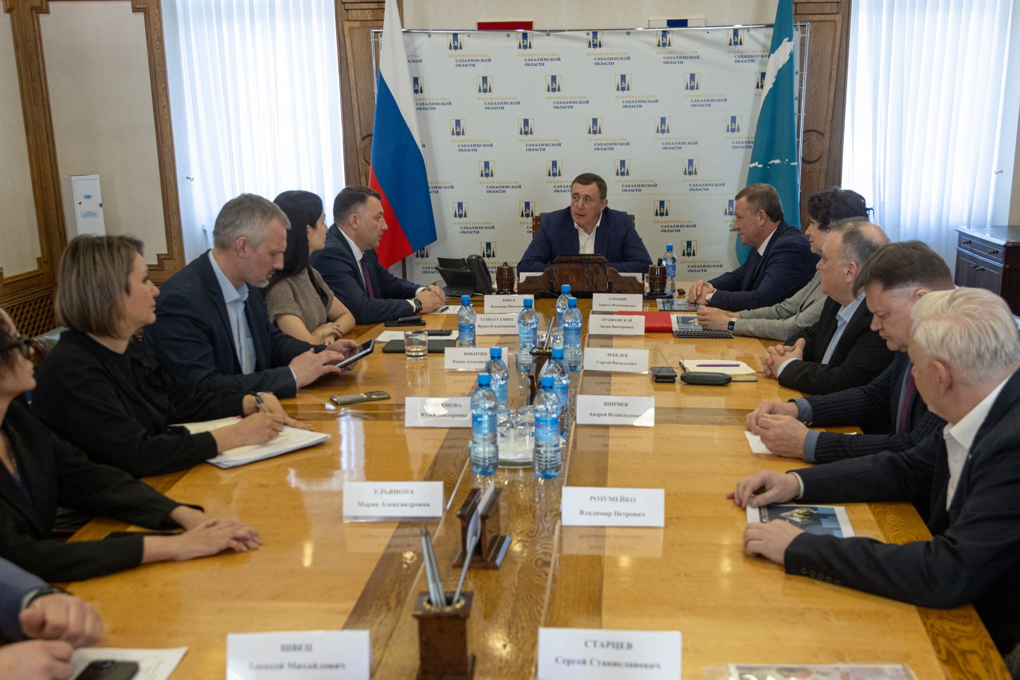 Встреча Валерия Лимаренко и Кирилла Стегний пресс-служба правительства Сахалинской области