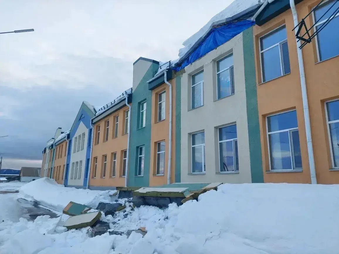 Обрушение стены школы пресс-служба правительства Сахалинской области