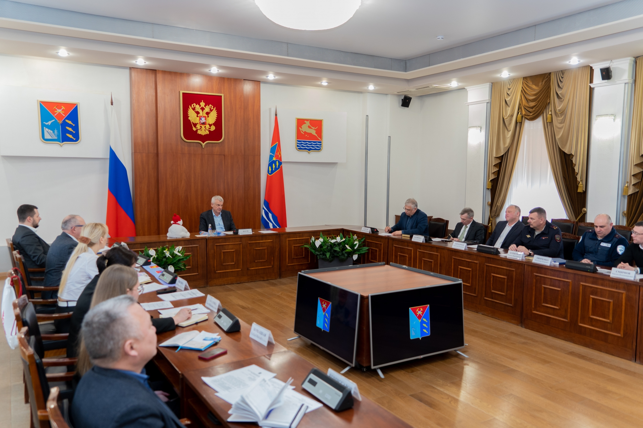 Губернатор Колымы провёл заседание по проведению Фестиваля зимних видов спорта Источник