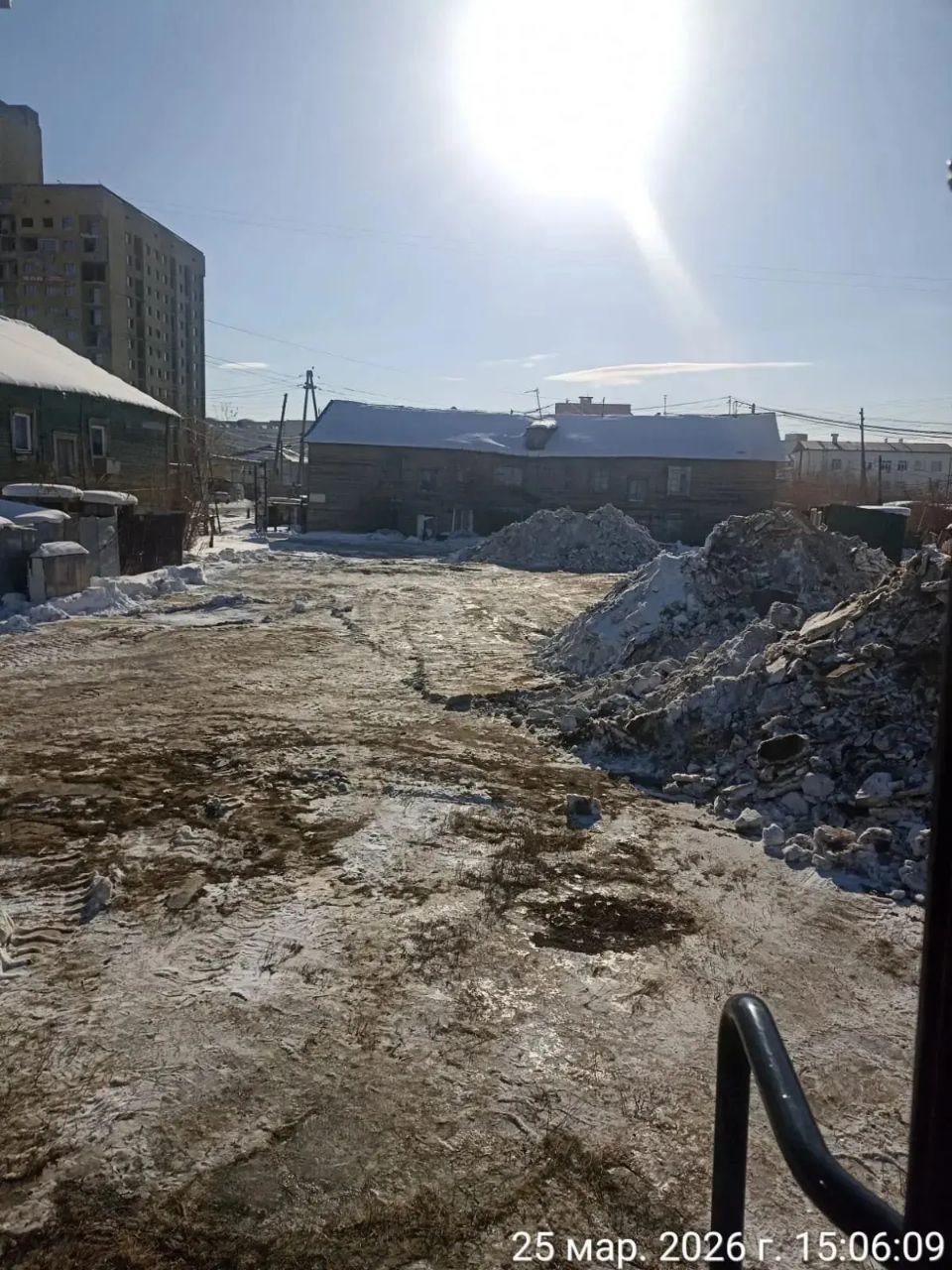 Снег угрожает подтоплениями дворам Якутска с ТГ-канала Е.Григорьева